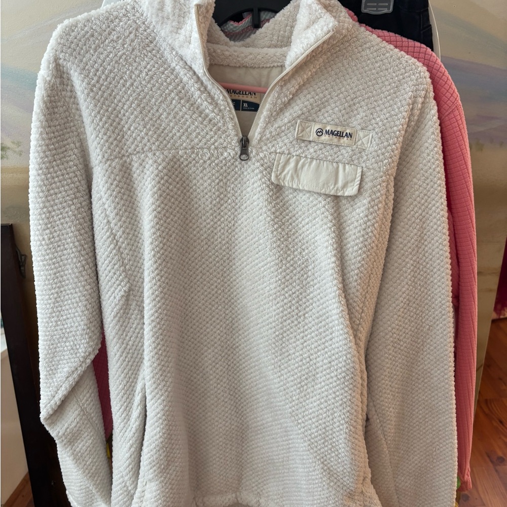 Magellan Outdoors Cream Textured Pullover